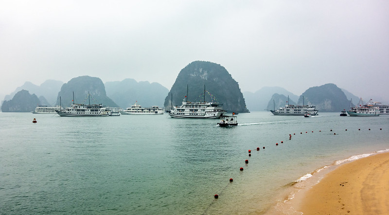 Halong Bay Extends Sightseeing Hours to 8 PM from October 20, 2024