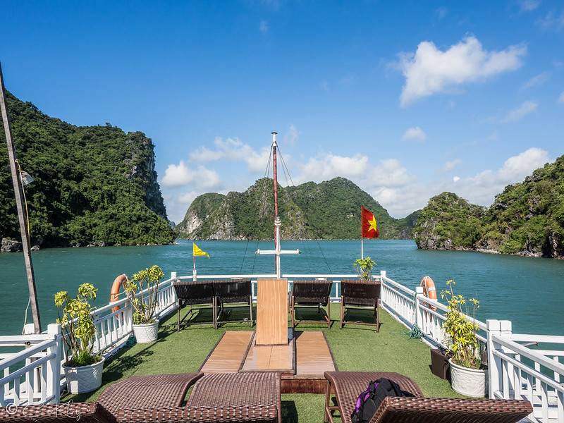 Explore the Bay of Dragons on a Halong Bay Cruise