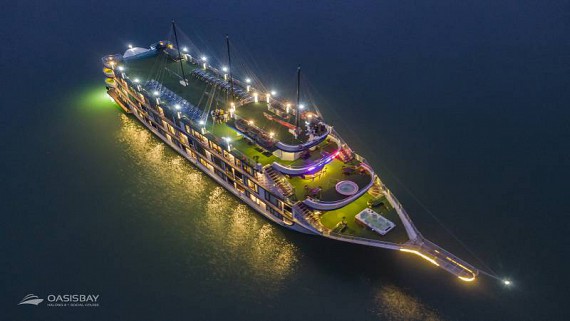 Oasis Bay Party Cruise